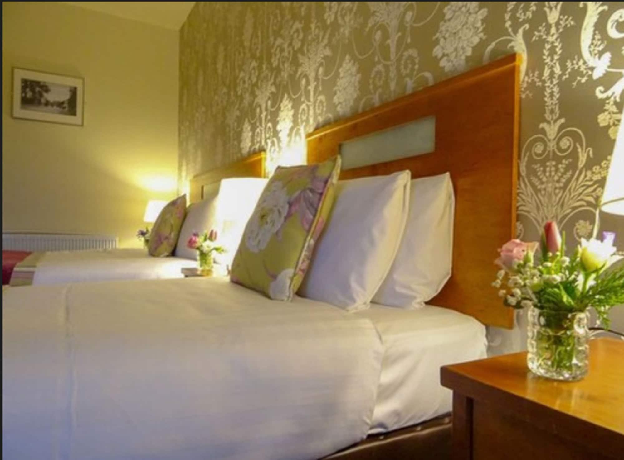 Hotel Raheen Woods