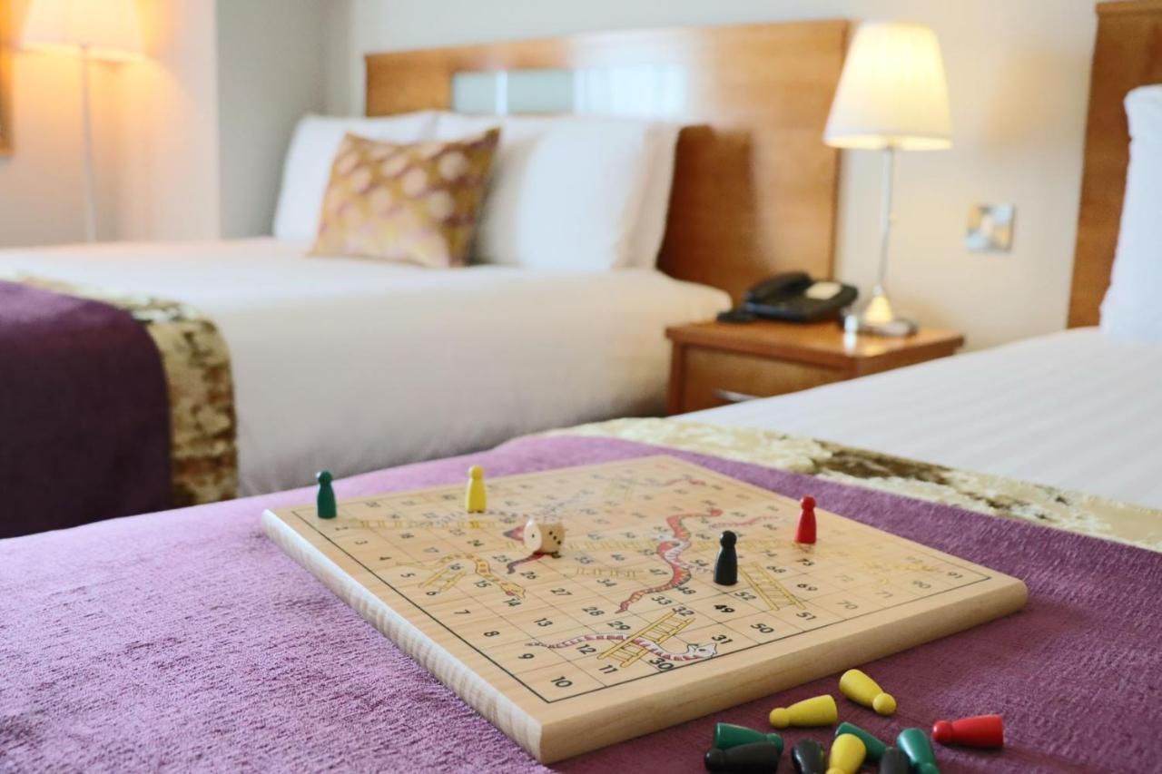 Raheen Woods Hotel 4*