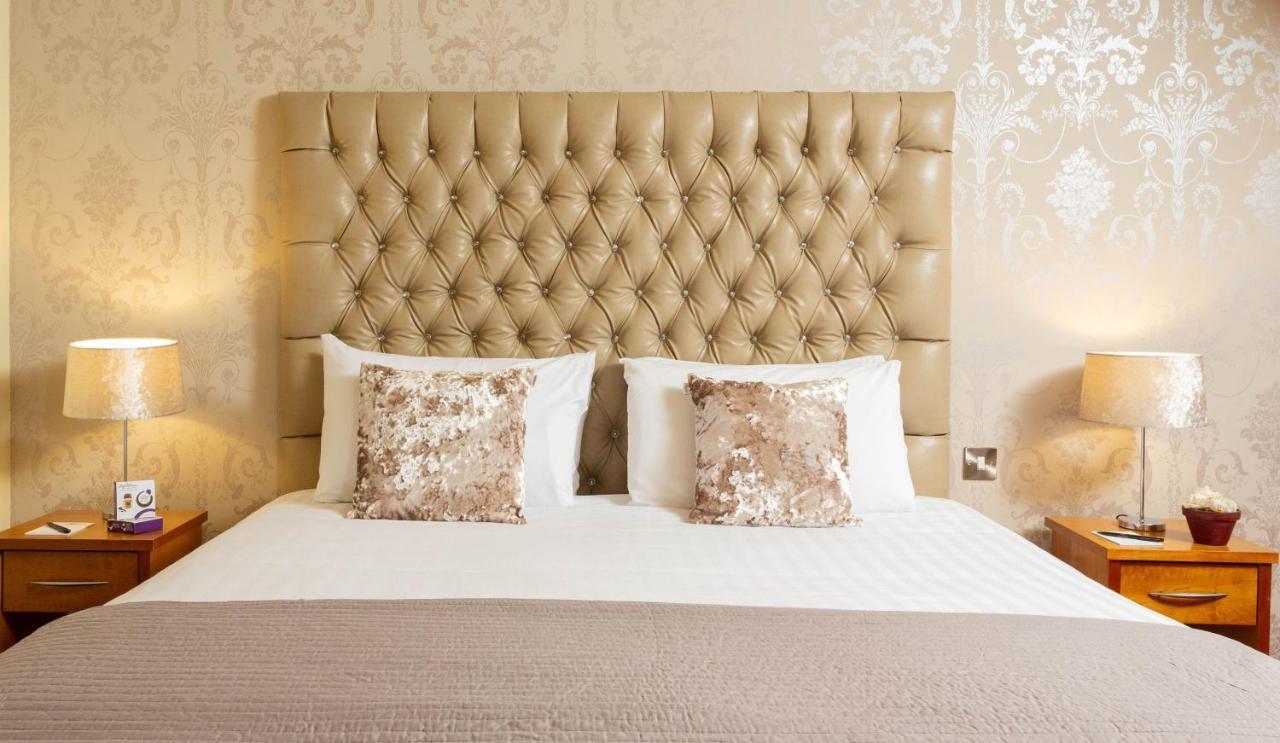 Raheen Woods Hotel 4*