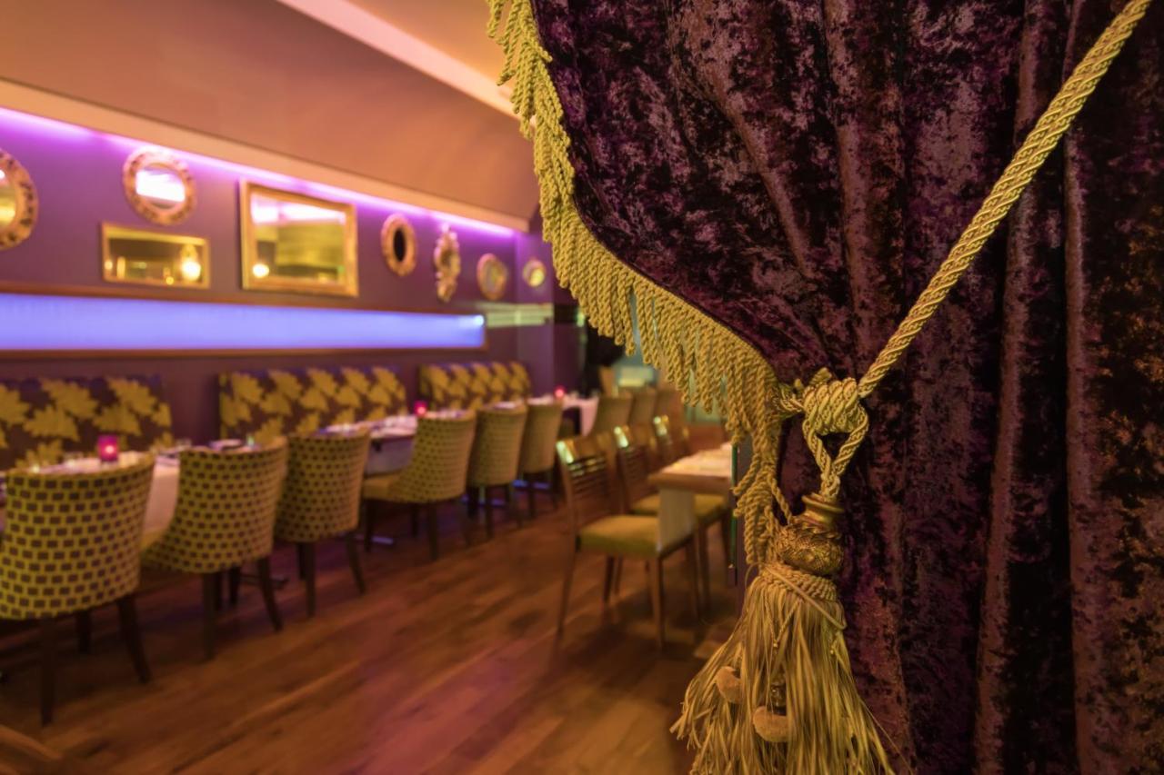 Hotel Raheen Woods 4*